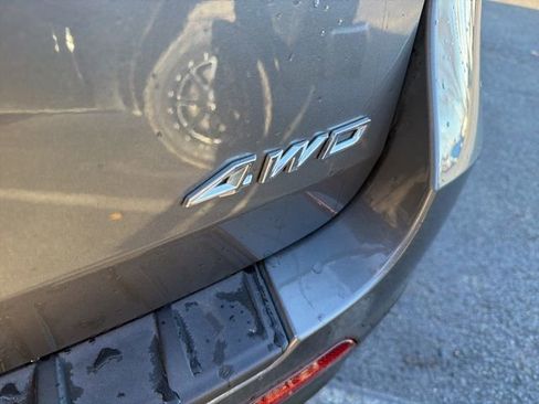 Certified 2022 Ford Explorer XLT image 9