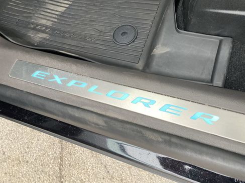 Used 2021 Ford Explorer Platinum w/ Equipment Group 601A image 21