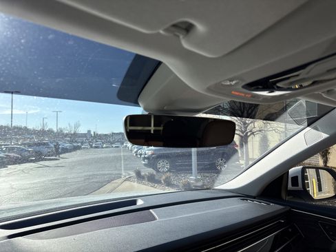 Used 2019 Audi Q8 Premium Plus w/ Premium Plus image 27