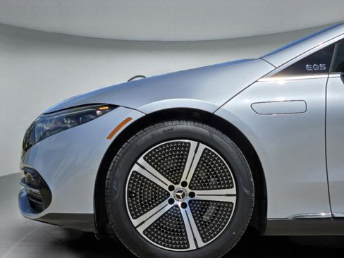 Used 2022 Mercedes-Benz EQS 450+ Sedan image 36