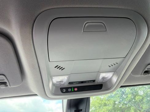Used 2023 GMC Acadia SLE w/ Driver Convenience Package FWD image 16