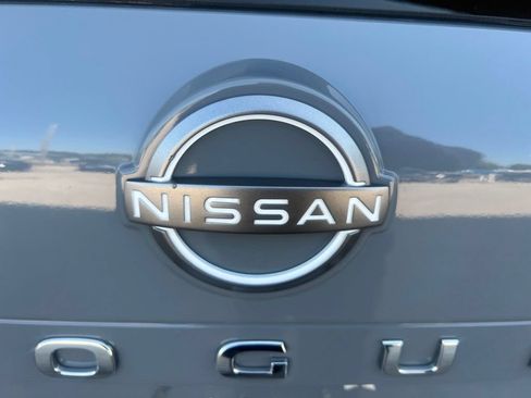 Certified 2023 Nissan Rogue SL w/ SL Premium Package AWD/4WD image 35