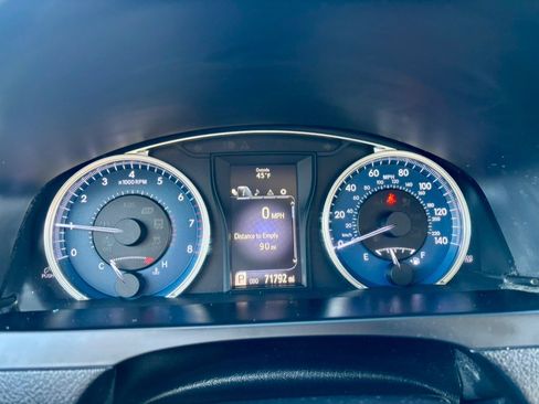 Used 2015 Toyota Camry XLE image 18