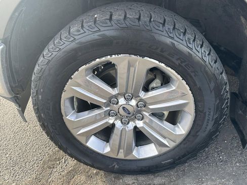 Used 2019 Ford F150 Lariat image 11