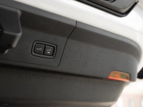 Certified 2025 Porsche Panamera w/ Premium Package RWD image 30