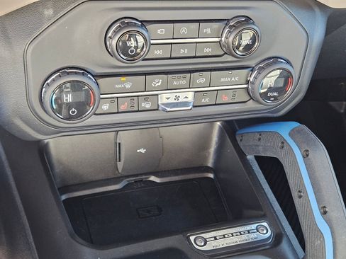 Used 2023 Ford Bronco Wildtrak image 25