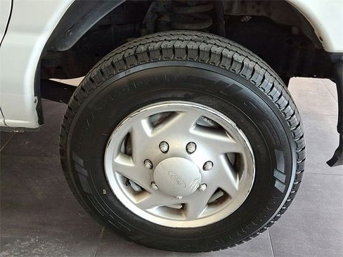 Used 2014 Ford E-150 and Econoline 150 image 7