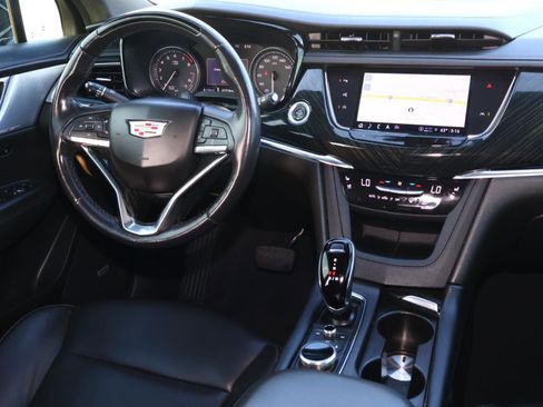 Used 2023 Cadillac XT6 Premium Luxury w/ Technology Package image 10