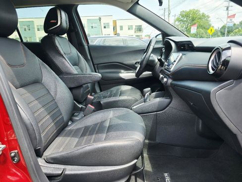Used 2019 Nissan Kicks SR w/ SR Premium Package FWD image 15