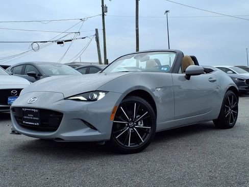 Certified 2025 MAZDA MX-5 Miata Grand Touring w/ Weather Package RWD image 2