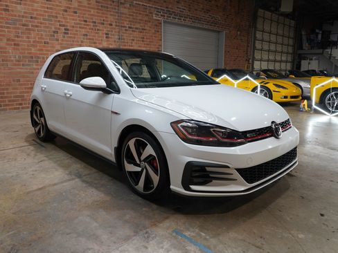 Used 2018 Volkswagen GTI SE w/ SE Leather Package FWD image 3
