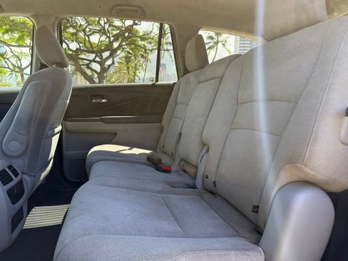 Used 2019 Honda Pilot LX image 11