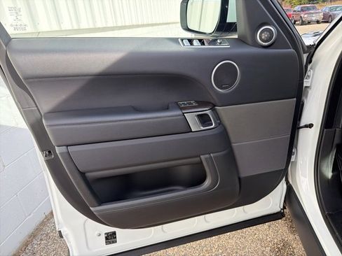 Used 2020 Land Rover Range Rover Sport SE image 22