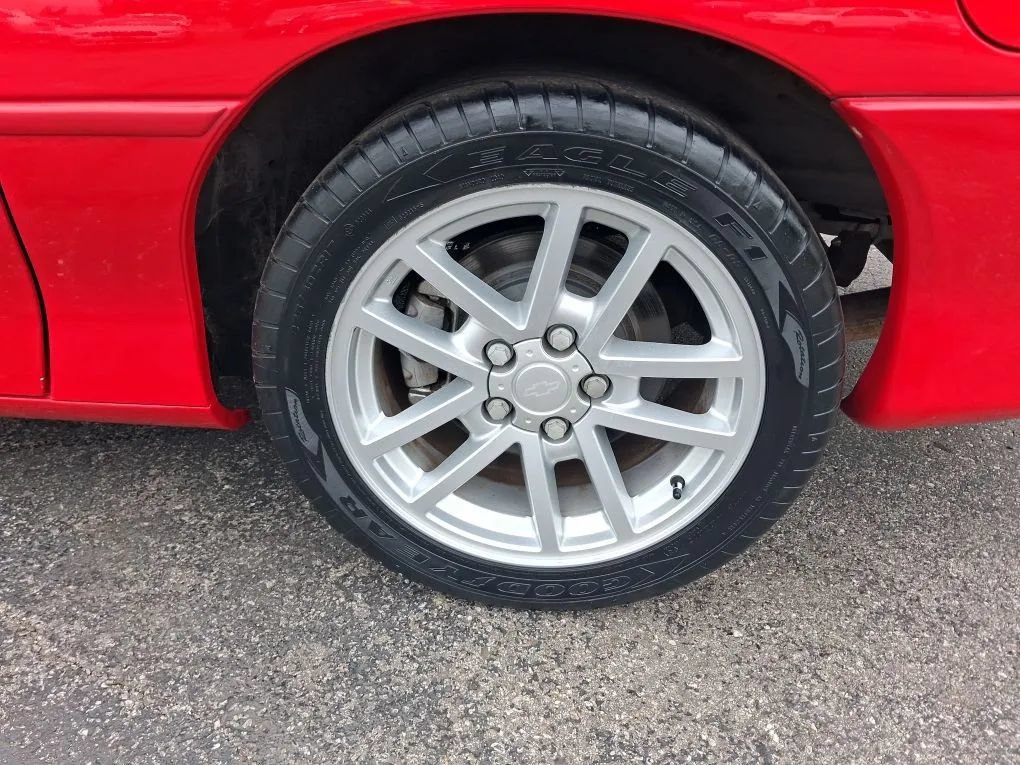 Used 2002 Chevrolet Camaro Z28 w/ SS Performance/Appearance Pkg RWD image 12