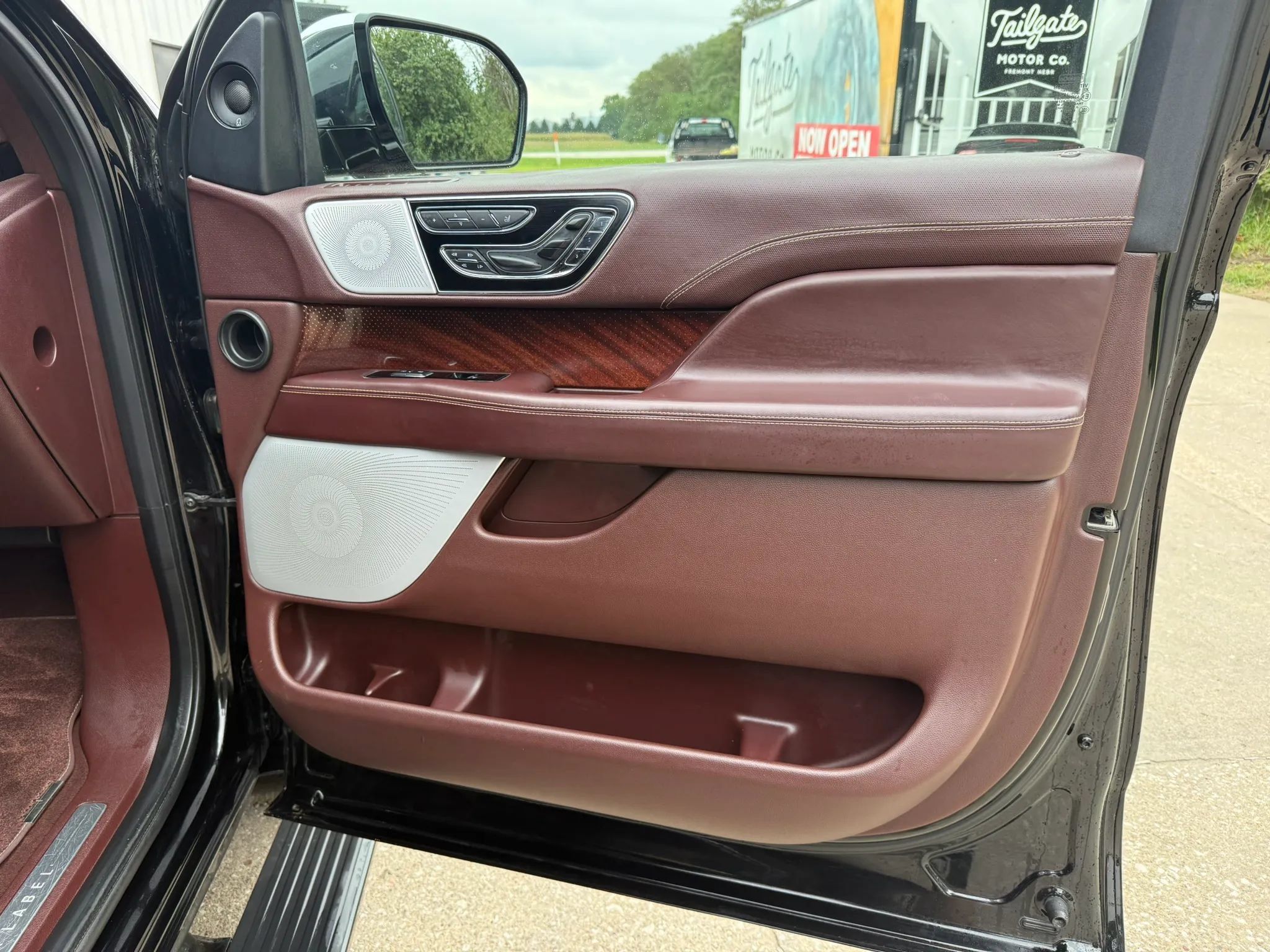 Used 2018 Lincoln Navigator L Black Label AWD/4WD image 6