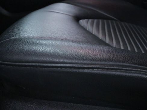 Used 2022 Toyota Highlander XSE FWD image 13