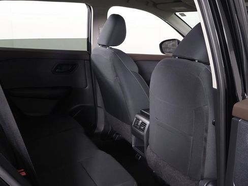 Used 2023 Nissan Rogue S AWD/4WD image 24