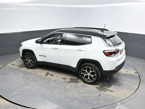 Used 2024 Jeep Compass Limited image 40