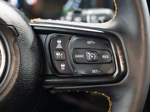 Used 2024 Jeep Wrangler Unlimited image 15