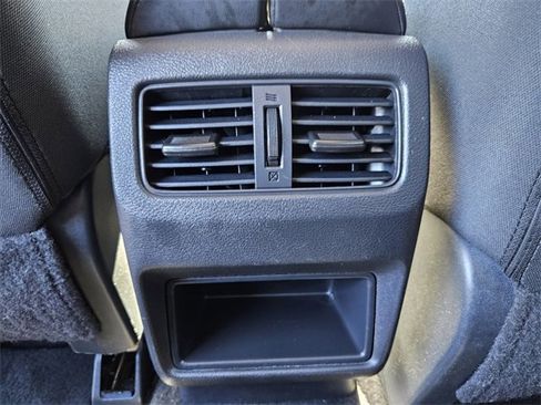 Used 2023 Nissan Rogue S image 13