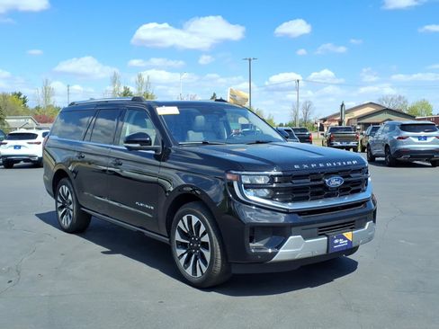 Certified 2025 Ford Expedition Max Platinum w/ Driver's Package AWD/4WD image 8