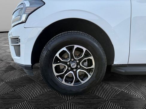Used 2024 Ford Expedition Max XLT image 14