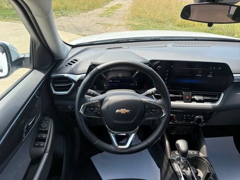 Used 2026 Chevrolet TrailBlazer LT w/ LT Cold Weather Package FWD image 38