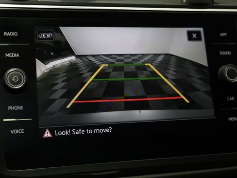 Certified 2023 Volkswagen Tiguan SE AWD/4WD image 9