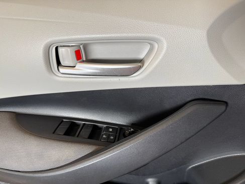Used 2020 Toyota Corolla LE w/ Carpet Mat Package (TMS) FWD image 19