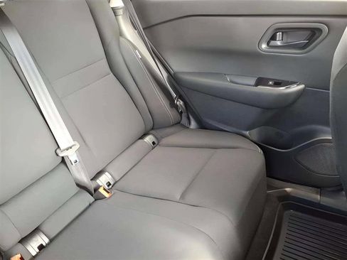 Used 2025 Nissan Rogue S image 18