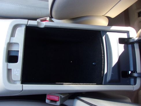 Used 2017 Jeep Grand Cherokee Overland image 25