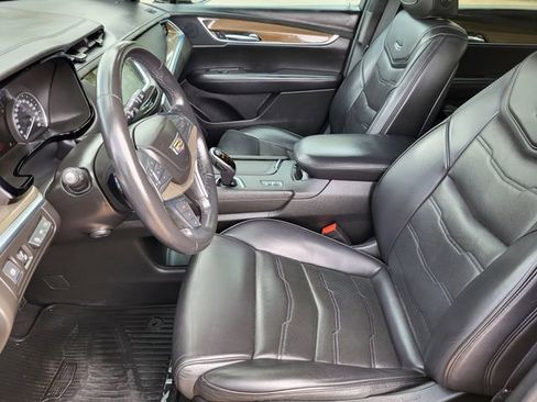 Used 2019 Cadillac XT5 Platinum AWD/4WD image 12