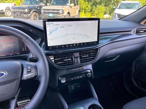 Used 2023 Ford Escape ST-Line w/ Tech Pack #1 AWD/4WD image 17