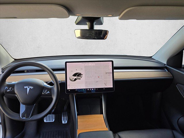 Used 2021 Tesla Model Y Long Range AWD/4WD image 18