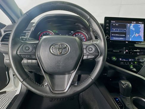 Used 2023 Toyota Camry XSE w/ Navigation Package image 15