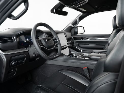 Used 2022 Jeep Wagoneer Series III image 12