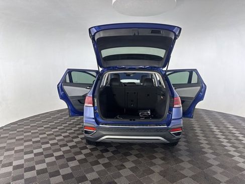 Used 2023 Volkswagen Taos SE w/ Panoramic Sunroof Package image 15