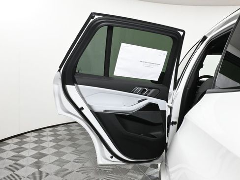 Used 2026 BMW X5 xDrive50e w/ M Sport Package image 33