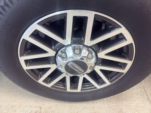 Used 2019 Ford F250 Lariat w/ Lariat Ultimate Package AWD/4WD image 34