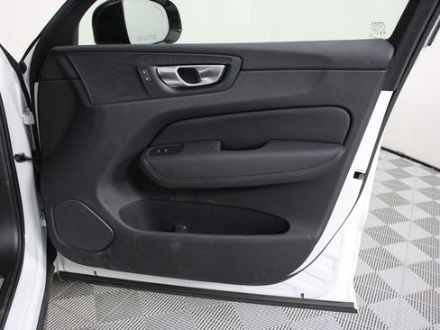 Used 2026 Volvo XC60 B5 Plus AWD/4WD image 21