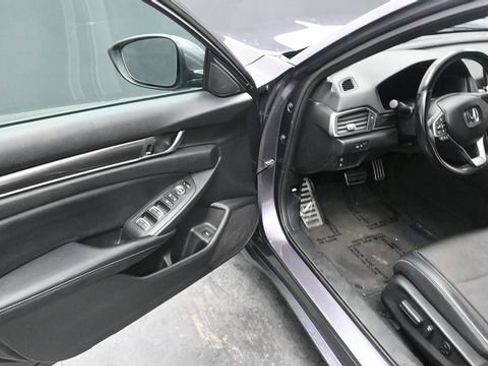 Used 2018 Honda Accord Sport image 15