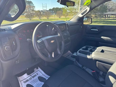 Used 2019 Chevrolet Silverado 1500 Custom w/ Custom Value Package image 12