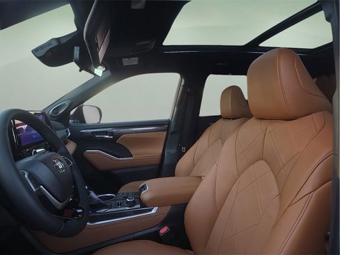 New 2026 Toyota Highlander Platinum image 20
