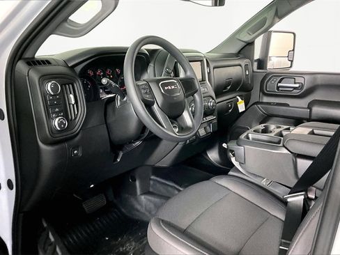 New 2026 GMC Sierra 2500 Pro w/ Convenience Package image 8