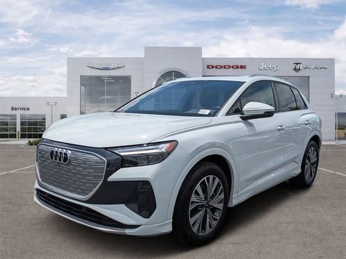 Used 2025 Audi Q4 e-tron Premium RWD image 5