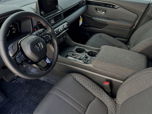 New 2025 Honda Pilot Sport image 7