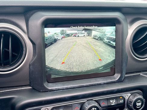 Used 2021 Jeep Wrangler Unlimited Sport AWD/4WD image 15