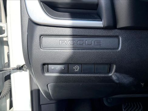 Used 2023 Nissan Rogue S FWD image 33
