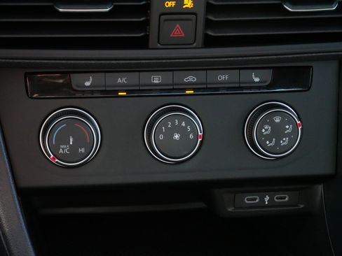 Certified 2024 Volkswagen Jetta Sport image 23