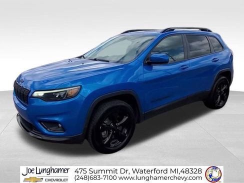 Used 2020 Jeep Cherokee Latitude Plus w/ Cold Weather Group AWD/4WD image 4